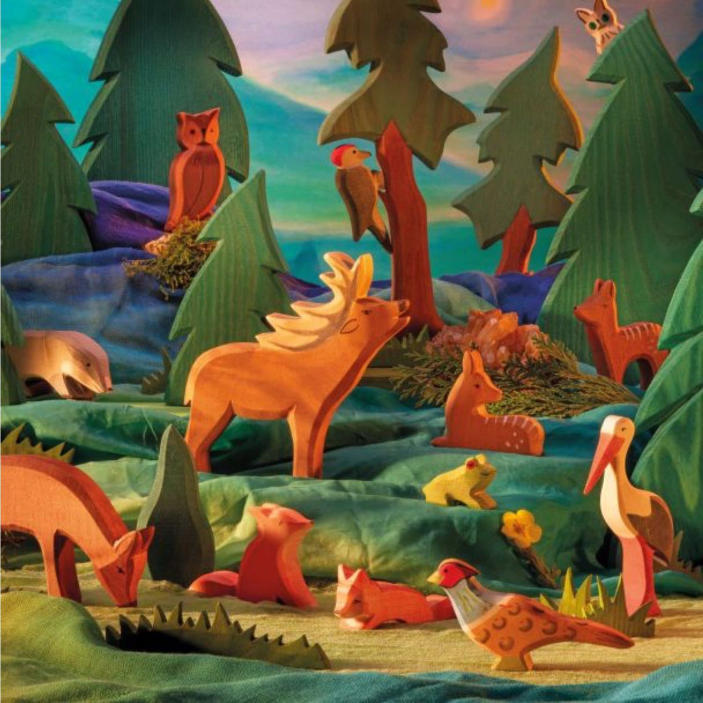 Red Deer Eating | Woodland Animal Figure | Wooden Toys for Kids