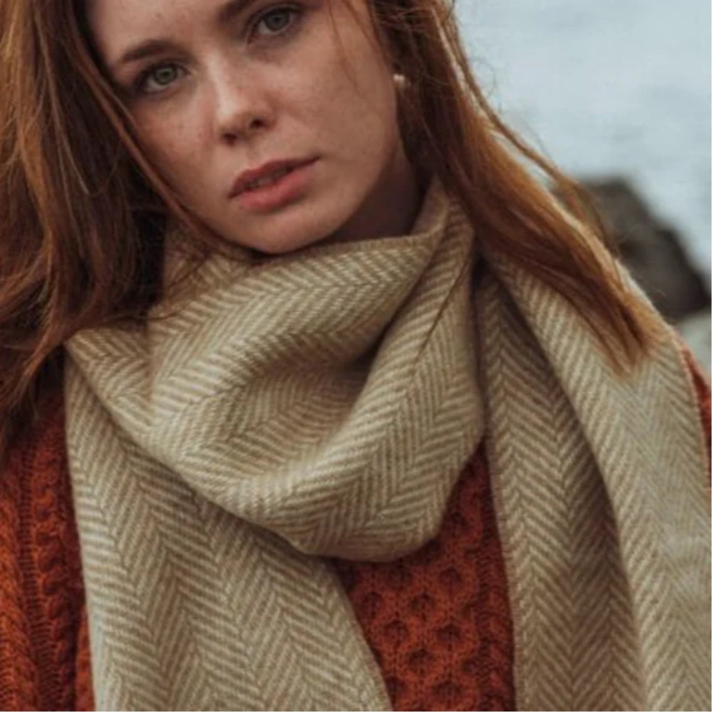 John Hanly Cashmere Merino Irish Scarf | Cream Herringbone Pattern | Front View | BeoVERDE Ireland
