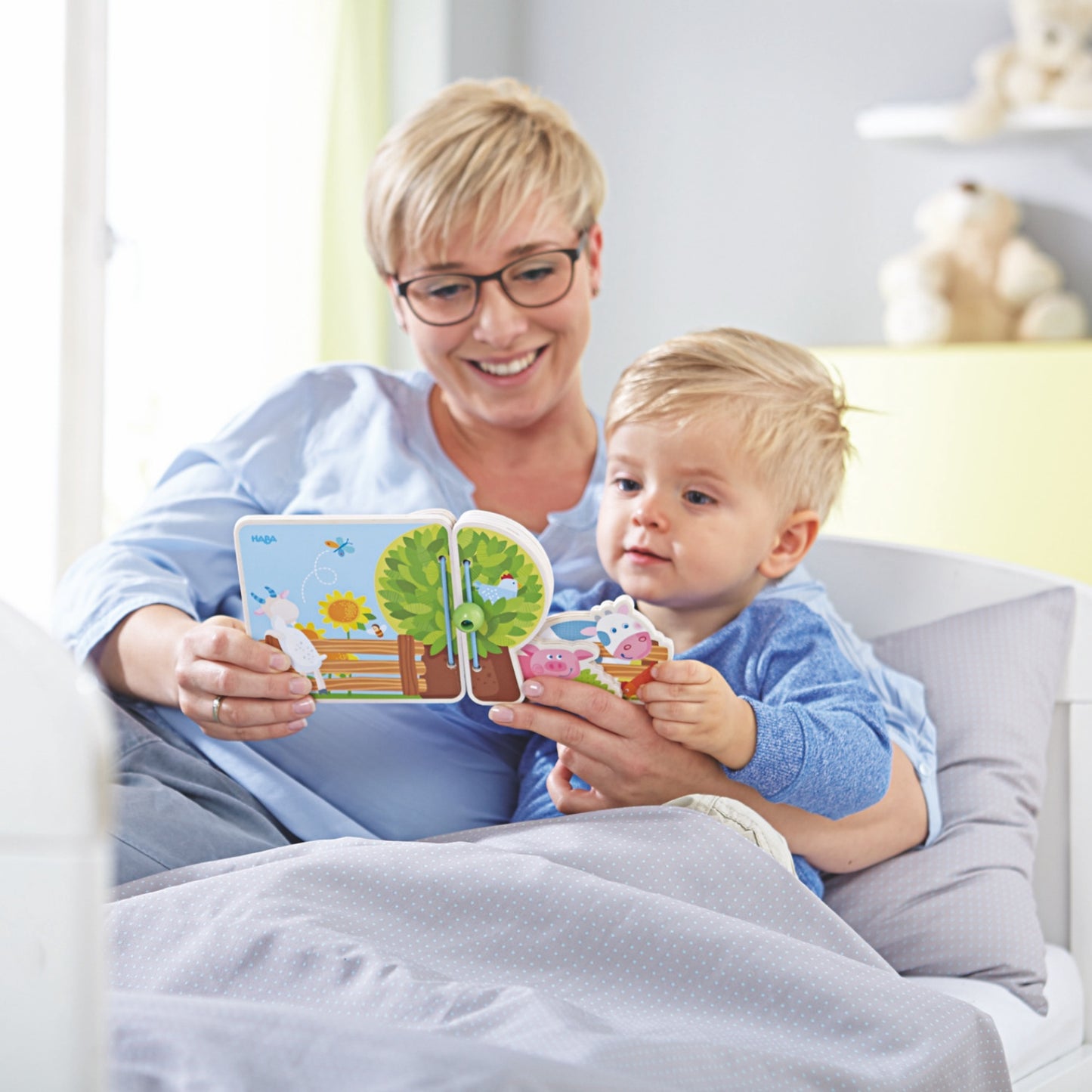 Farm Friends | Wooden Baby Book | Baby’s First Book Toy | HABA | Lifestyle: Baby Reading Wooden Book | BeoVERDE.ie