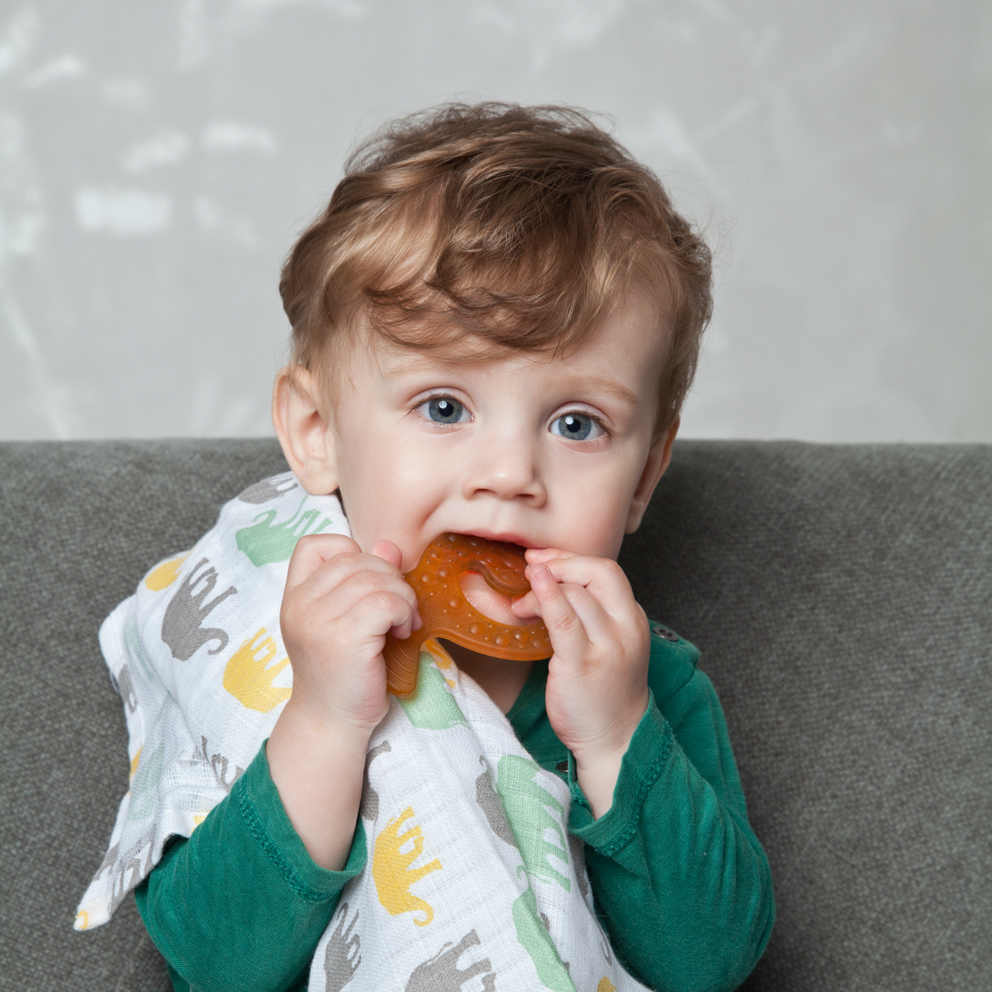 Grunspecht Organic Rubber Baby Teether ‘Fish’ | Lifestyle Three Teething Ring | BeoVERDE.ie