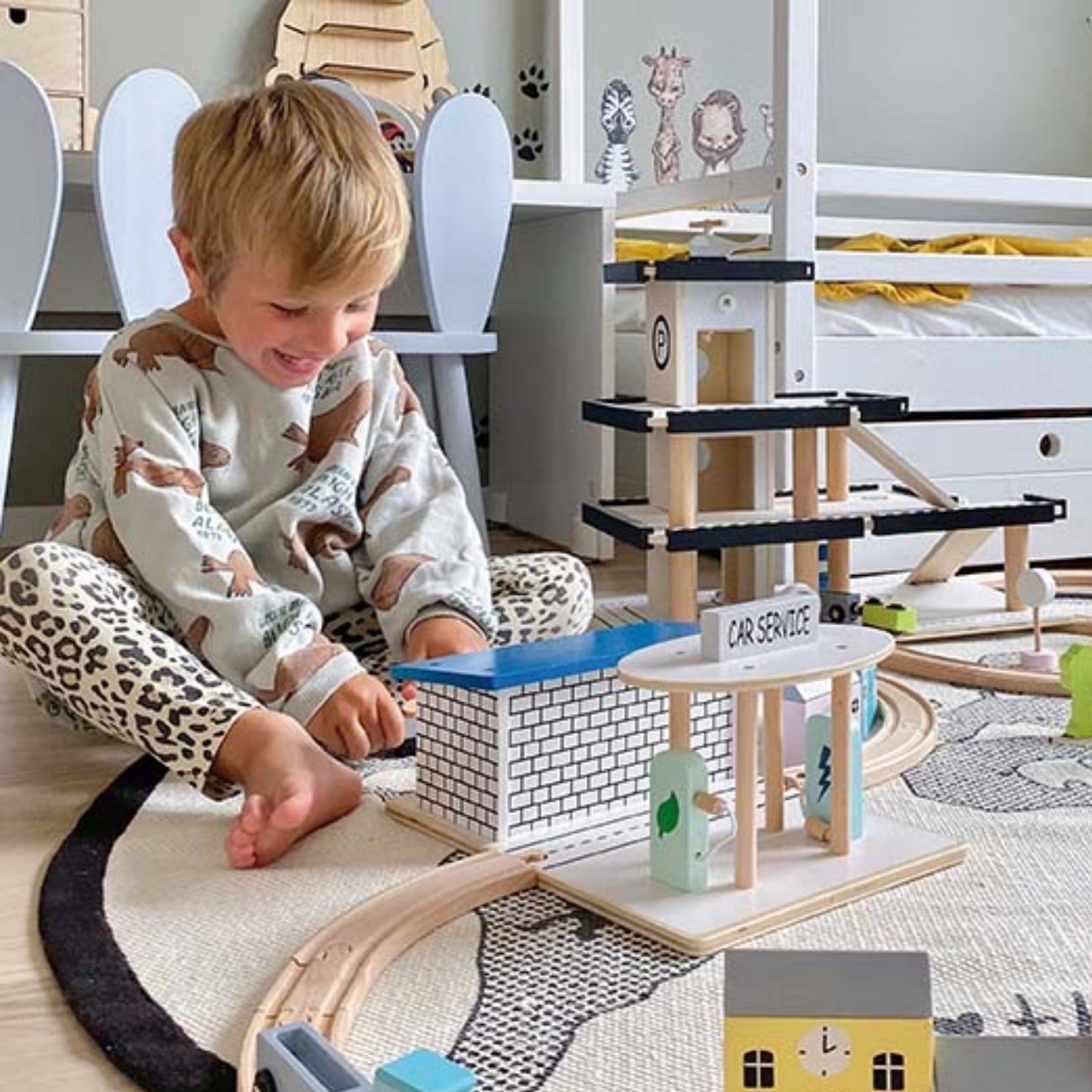 JaBaDaBaDo Car Racing | Wooden Imaginative Play Toy | Lifestyle – Boy Playing | BeoVERDE.ie