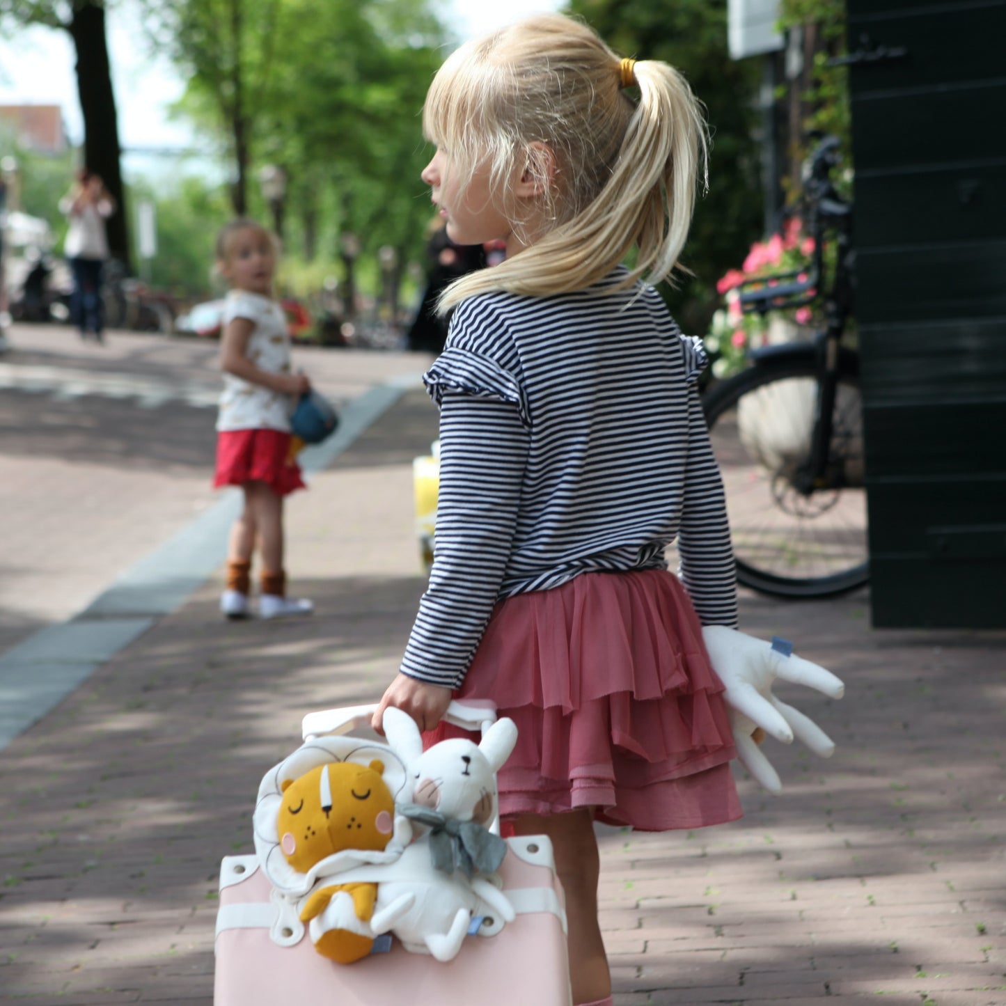 Picca LouLou Lion in Gift Box | Imaginative Play Toy | Hand-Crafted Soft Toy Made From Cotton | Lifestyle – Girl with Lion | BeoVERDE.ie