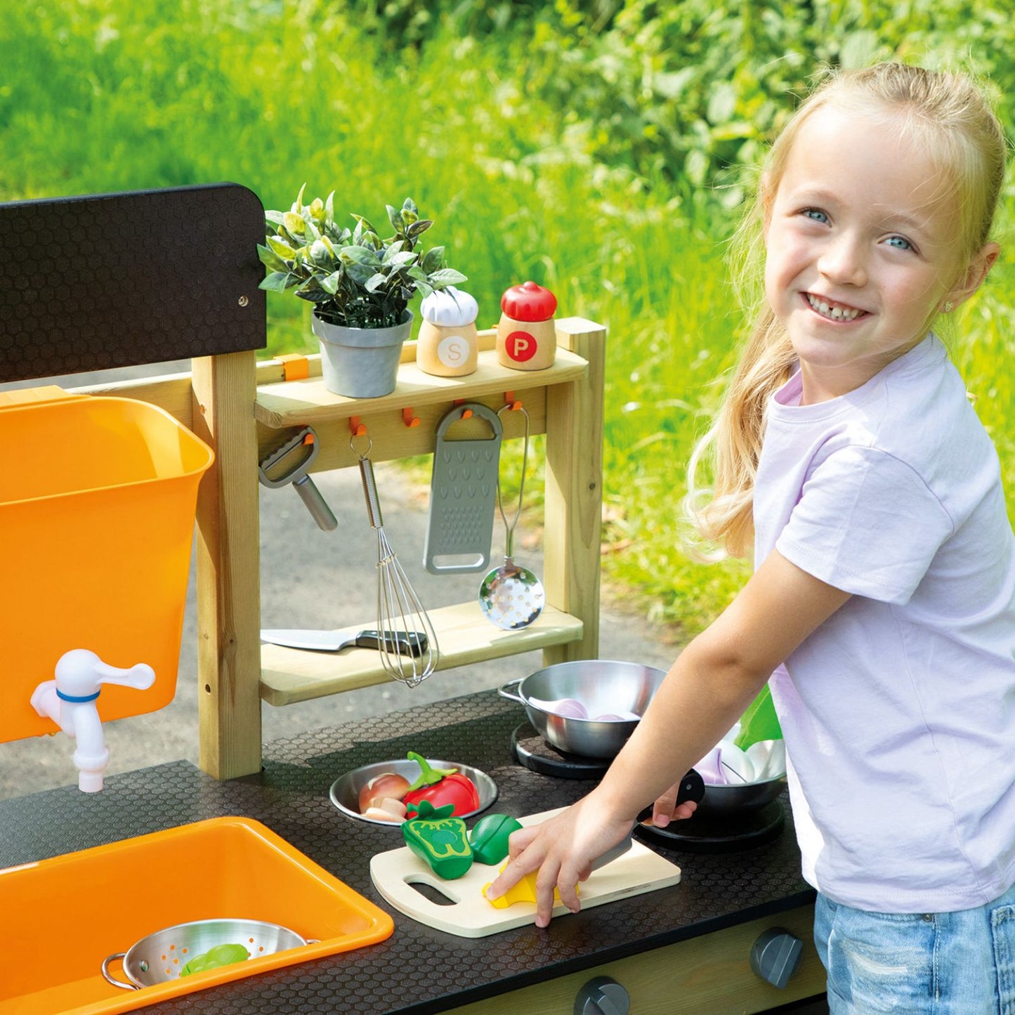 Outdoor Play Kitchen | Children's Wooden Mud Kitchen