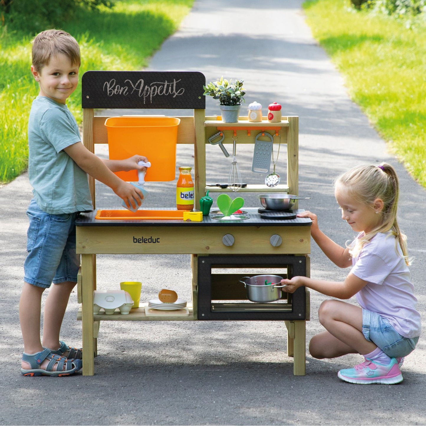 Outdoor Play Kitchen | Children's Wooden Mud Kitchen