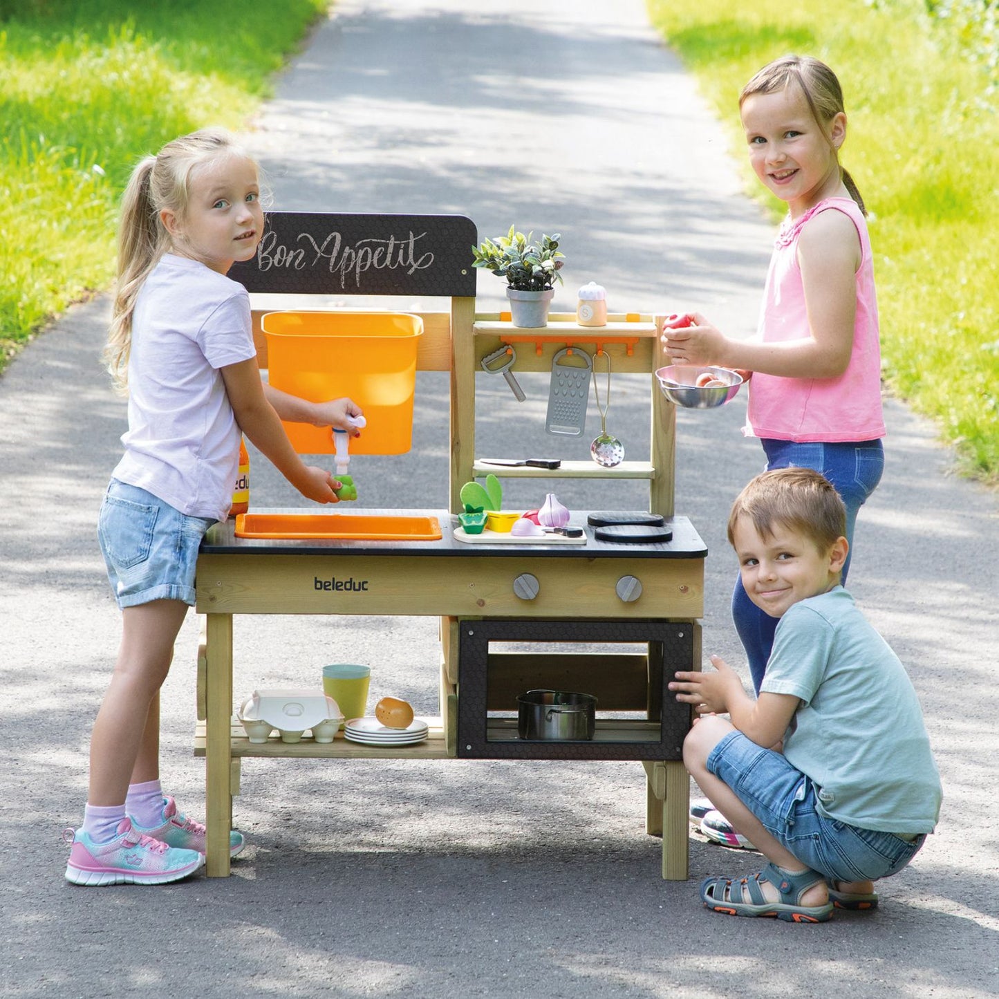 Outdoor Play Kitchen | Children's Wooden Mud Kitchen