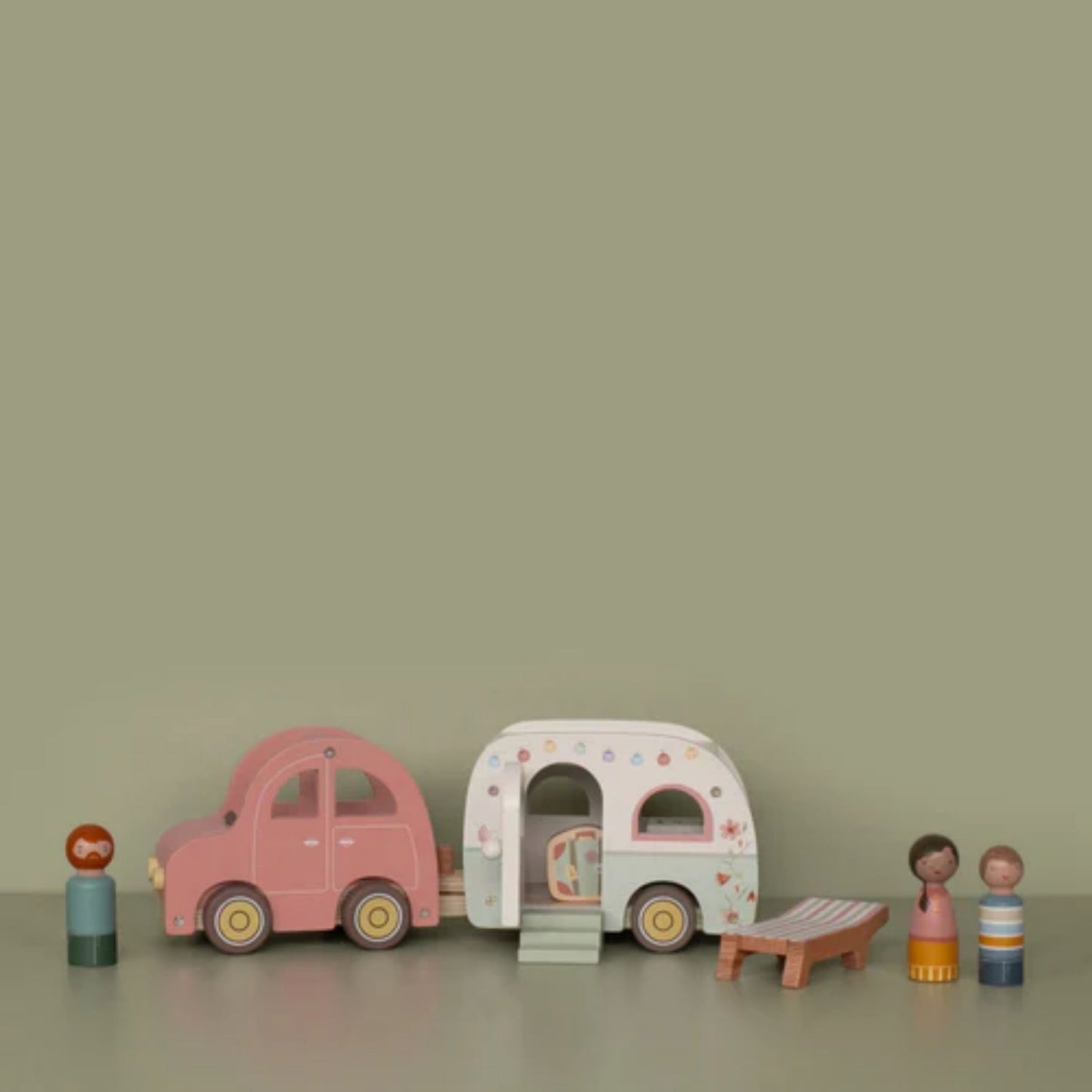 Vintage Car with Caravan and Dolls | Wooden Toy Set for Imaginative Play