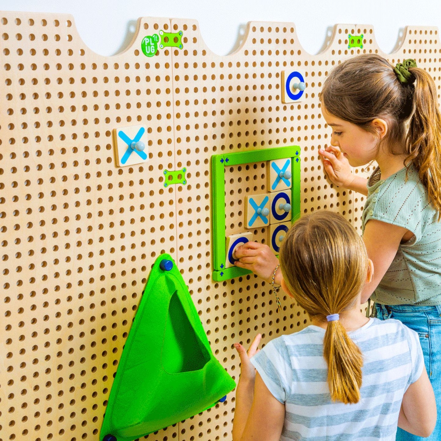 Tic Tac Toe & Coding Set | PLUG-it - Educational Play System For Kids