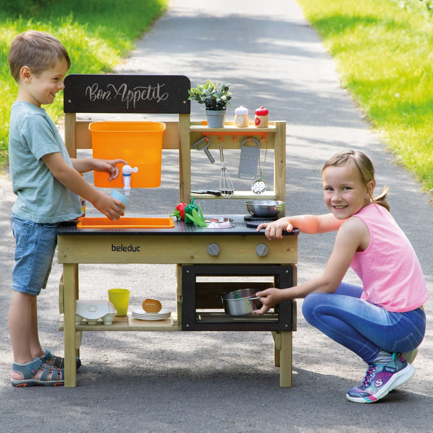Outdoor Play Kitchen | Children's Wooden Mud Kitchen