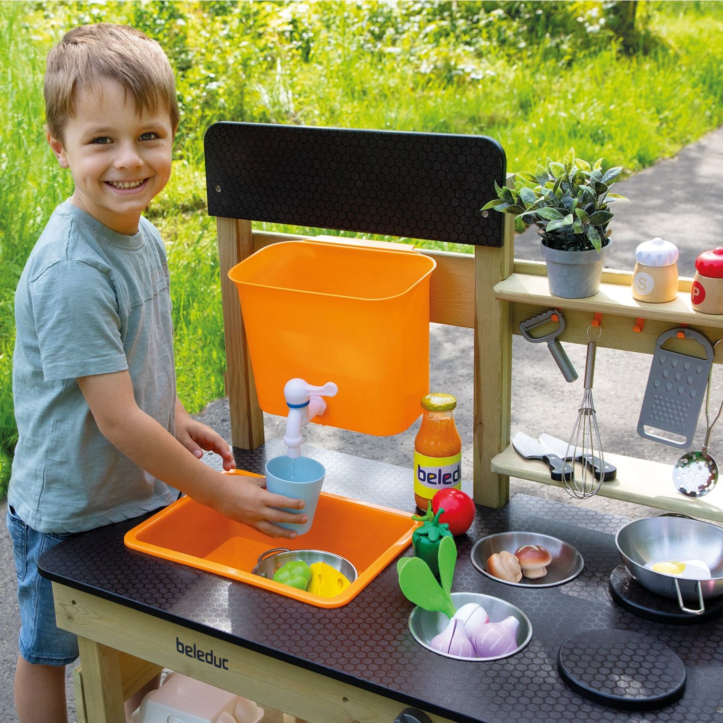 Outdoor Play Kitchen | Children's Wooden Mud Kitchen