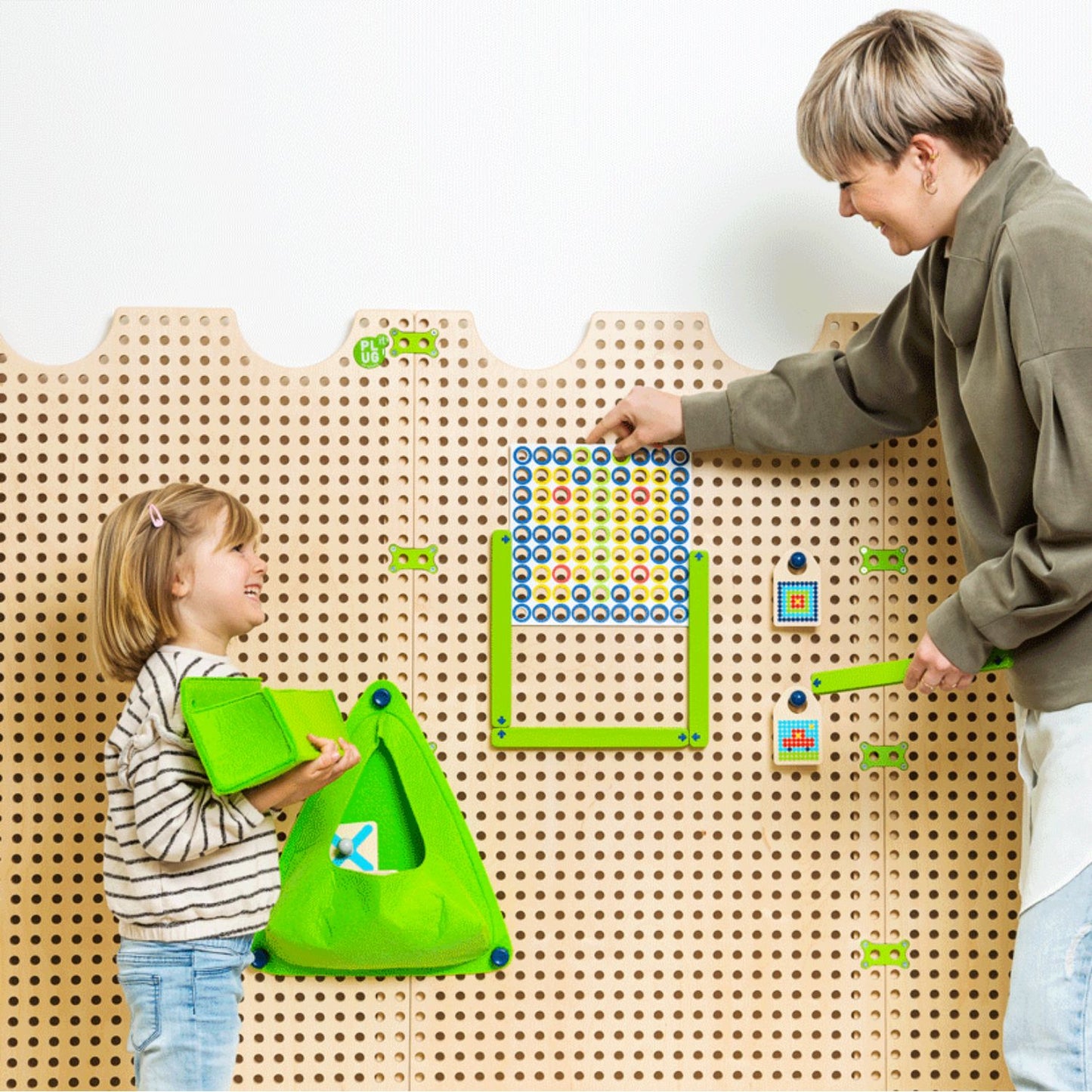 Tic Tac Toe & Coding Set | PLUG-it - Educational Play System For Kids