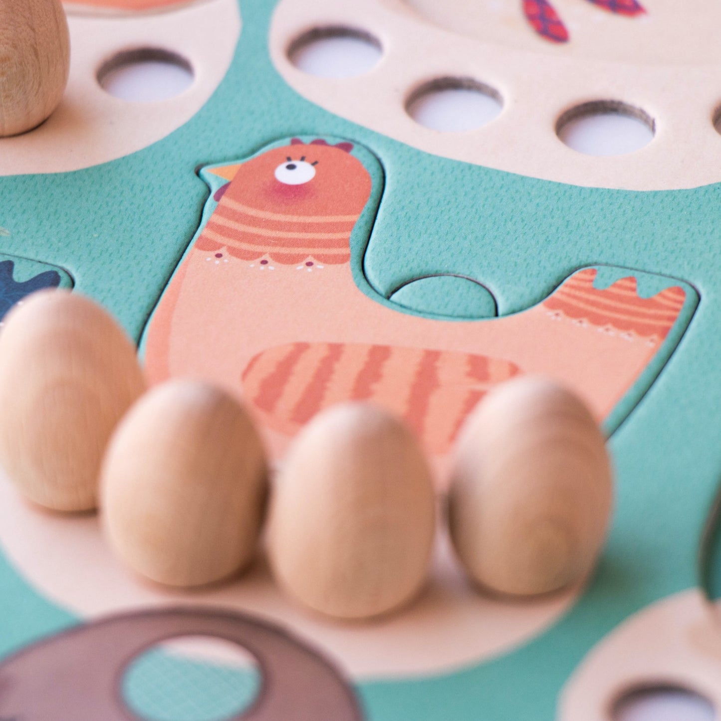 Londji CLUCK, CLUCK! THE FOX! Board Game | Board Game for Kids, Adults & the Whole Family | Close-up: Hen  and Wooden Eggs| BeoVERDE.ie