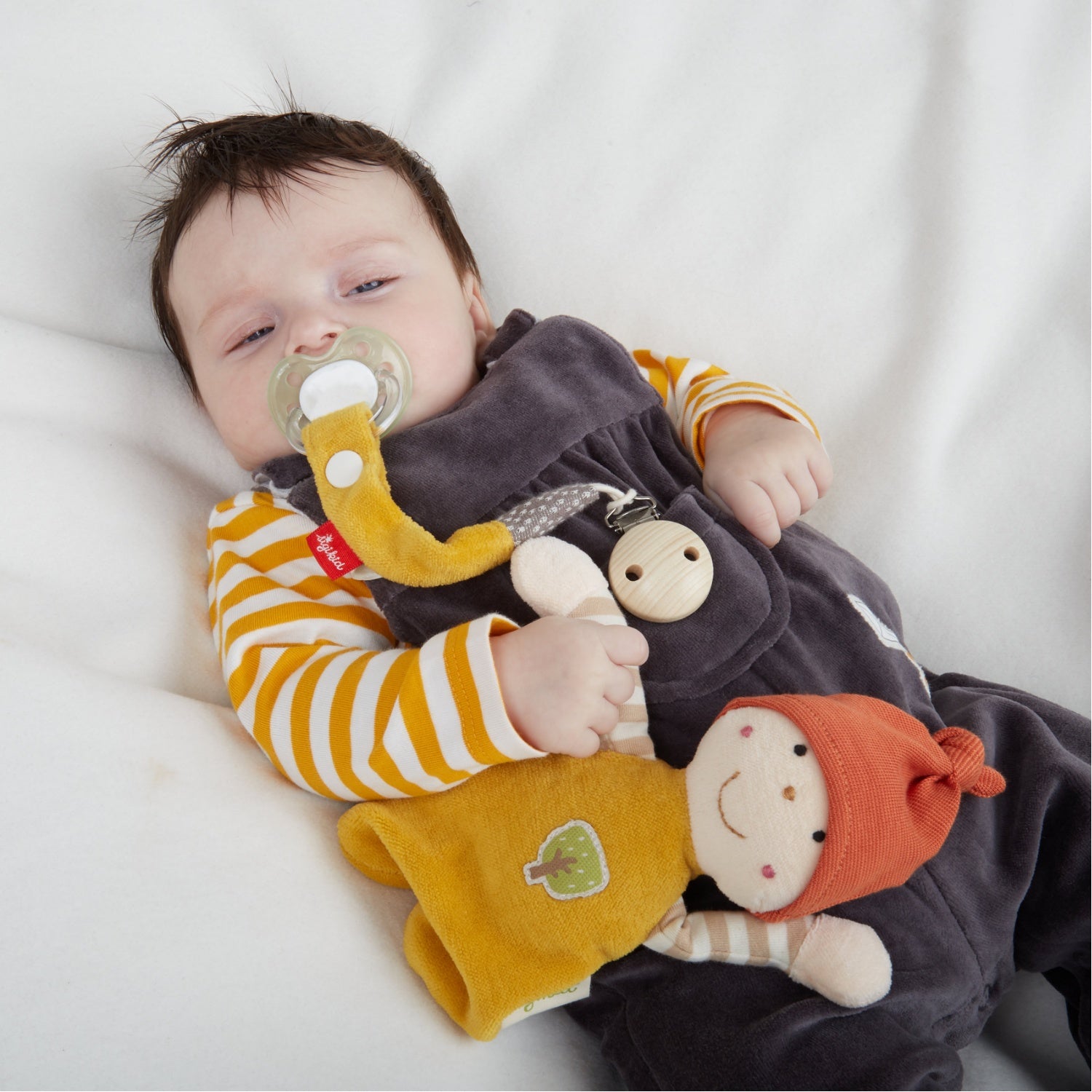 Sigikid Elf Cuddle Doll Baby Comforter | Organic Soft Toy | Baby’s First Toy | Lifestyle Baby with Elf Doll | BeoVERDE Ireland