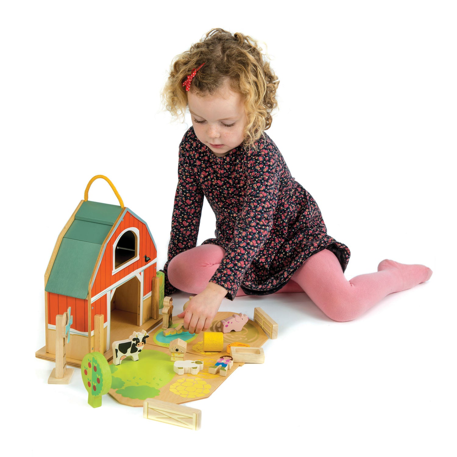 TenderLeaf ‘Little Barn Set’ | Hand-Crafted Wooden Animal Toys | Girl Playing |BeoVERDE.ie