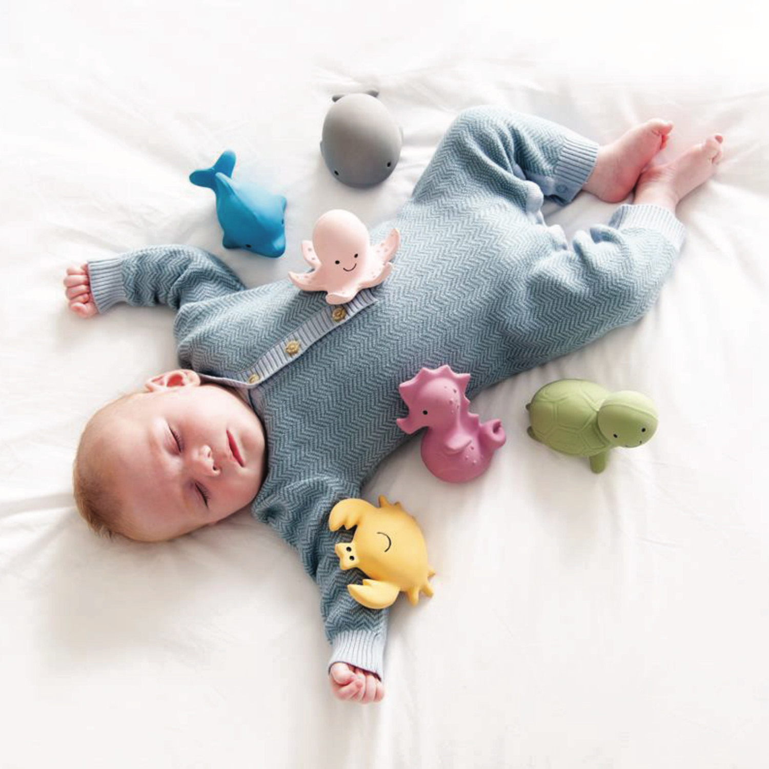 TIKIRI Natural Rubber Rattle & Bath Toy ‘Crab’ | Lifestyle | BeoVERDE.ie