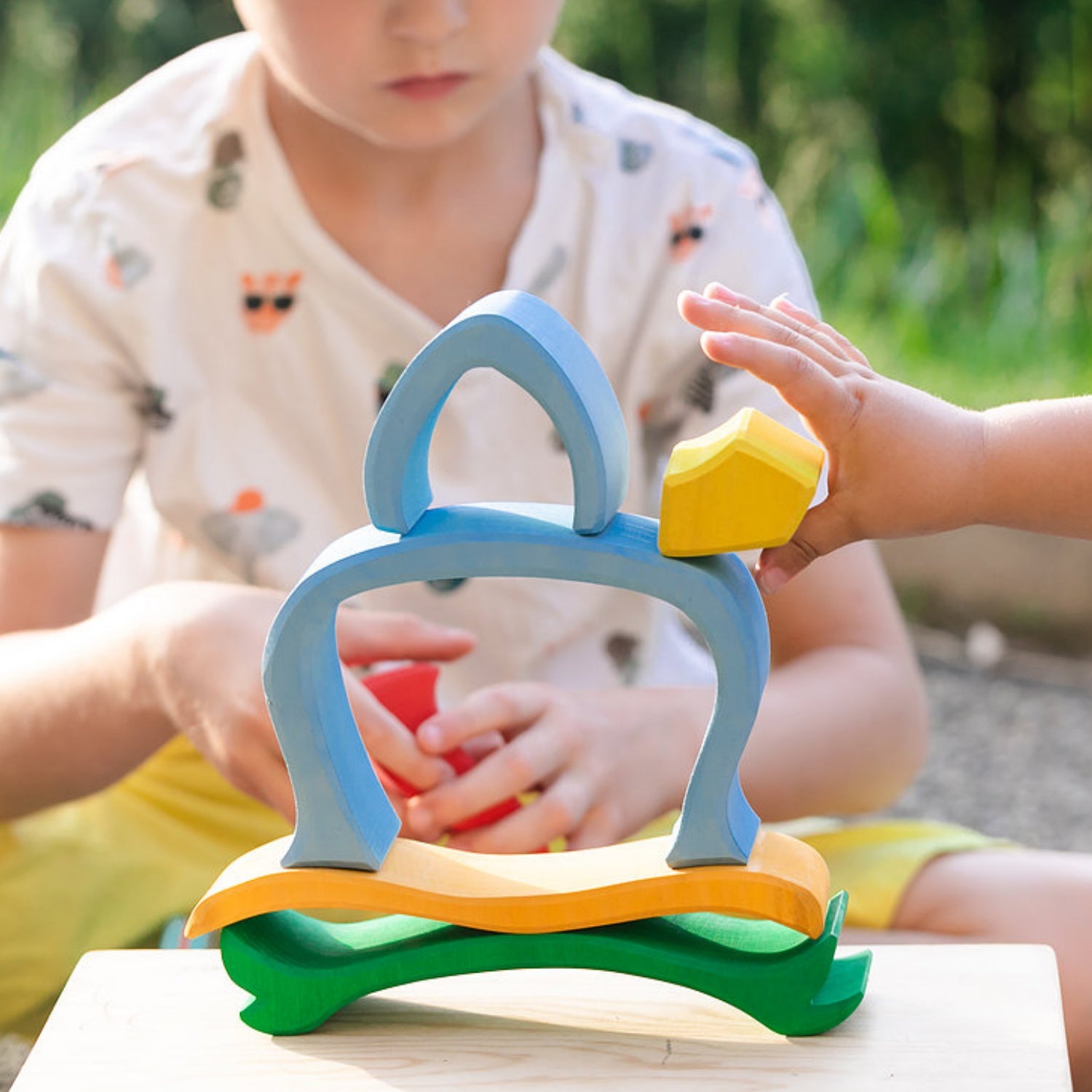 Gluckskafer Wooden Mushroom House | Imaginative Play Wooden Toys | Waldorf Education and Montessori Education | Lifestyle: Children Playing with Pieces | BeoVERDE.ie