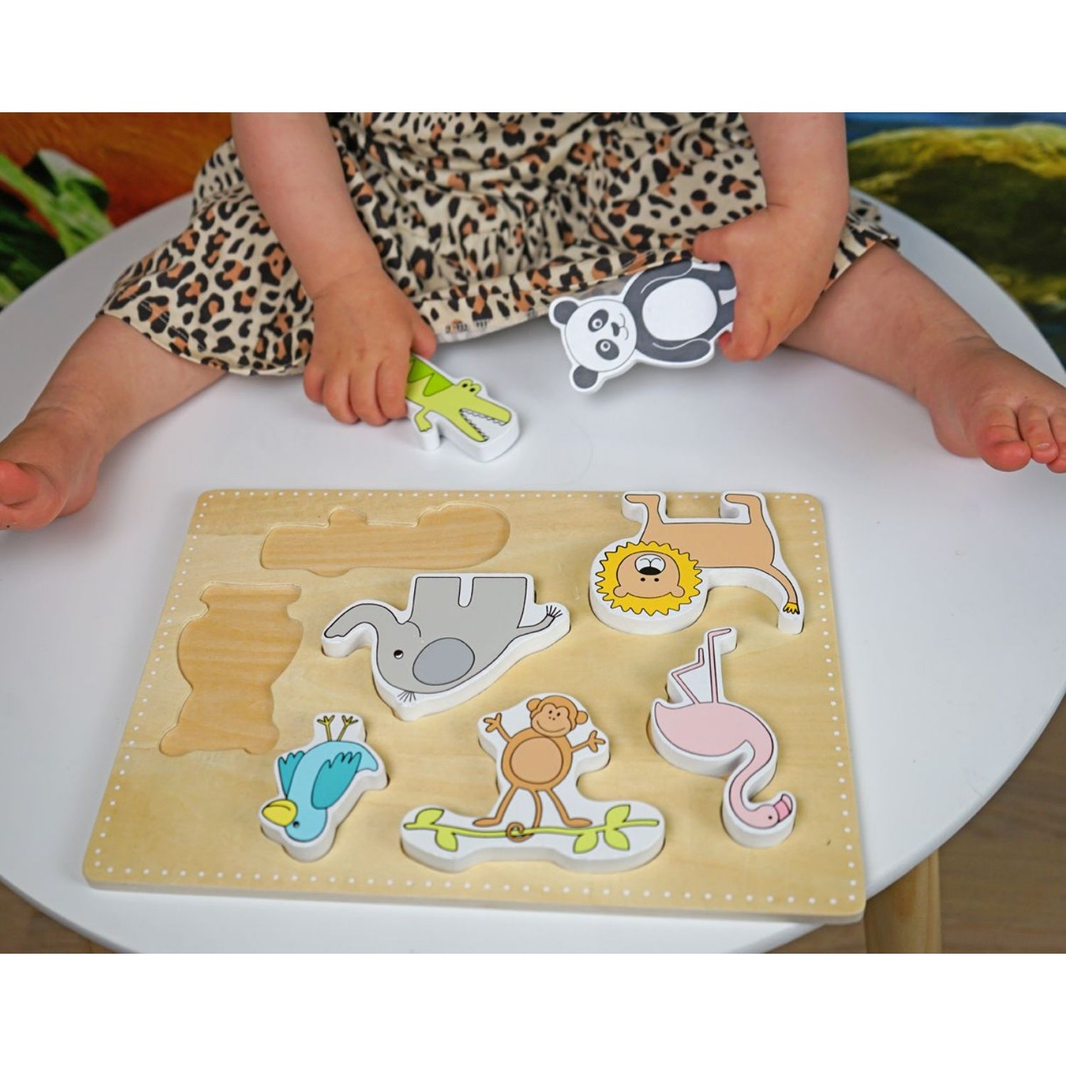 JaBaDaBaDo Safari Puzzle With 7 Different Animals | Wooden Toddler Activity Toy | Closeup - Girl Playing | BeoVERDE.ie