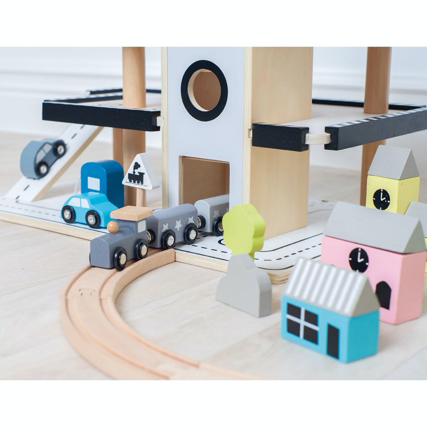 JaBaDaBaDo Parking Garage | Wooden Imaginative Play Toy | Parking Garage Combined With Train Set | BeoVERDE.ie