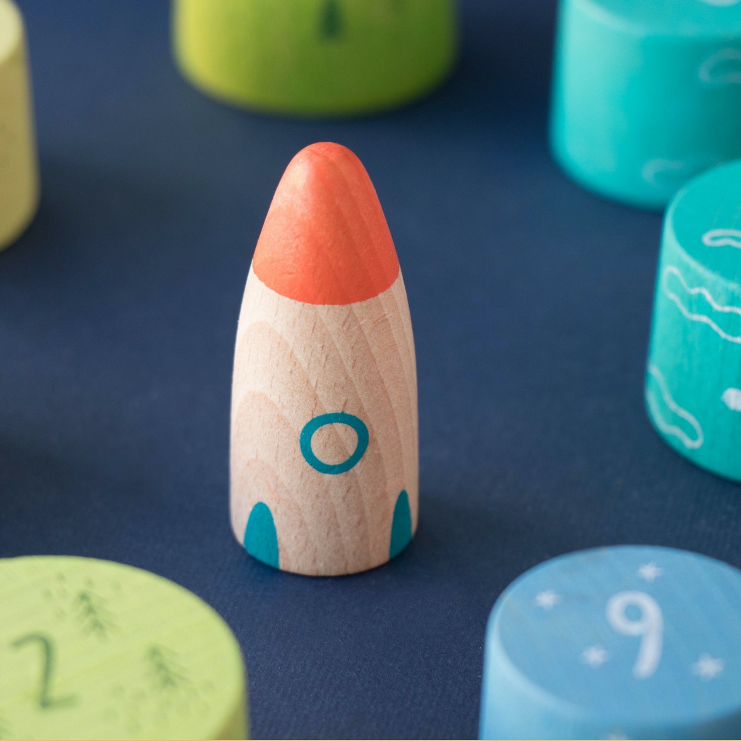 Londji UP TO THE STARS | Wooden Stacking & Balancing Game | Close-up - Rocket | BeoVERDE.ie