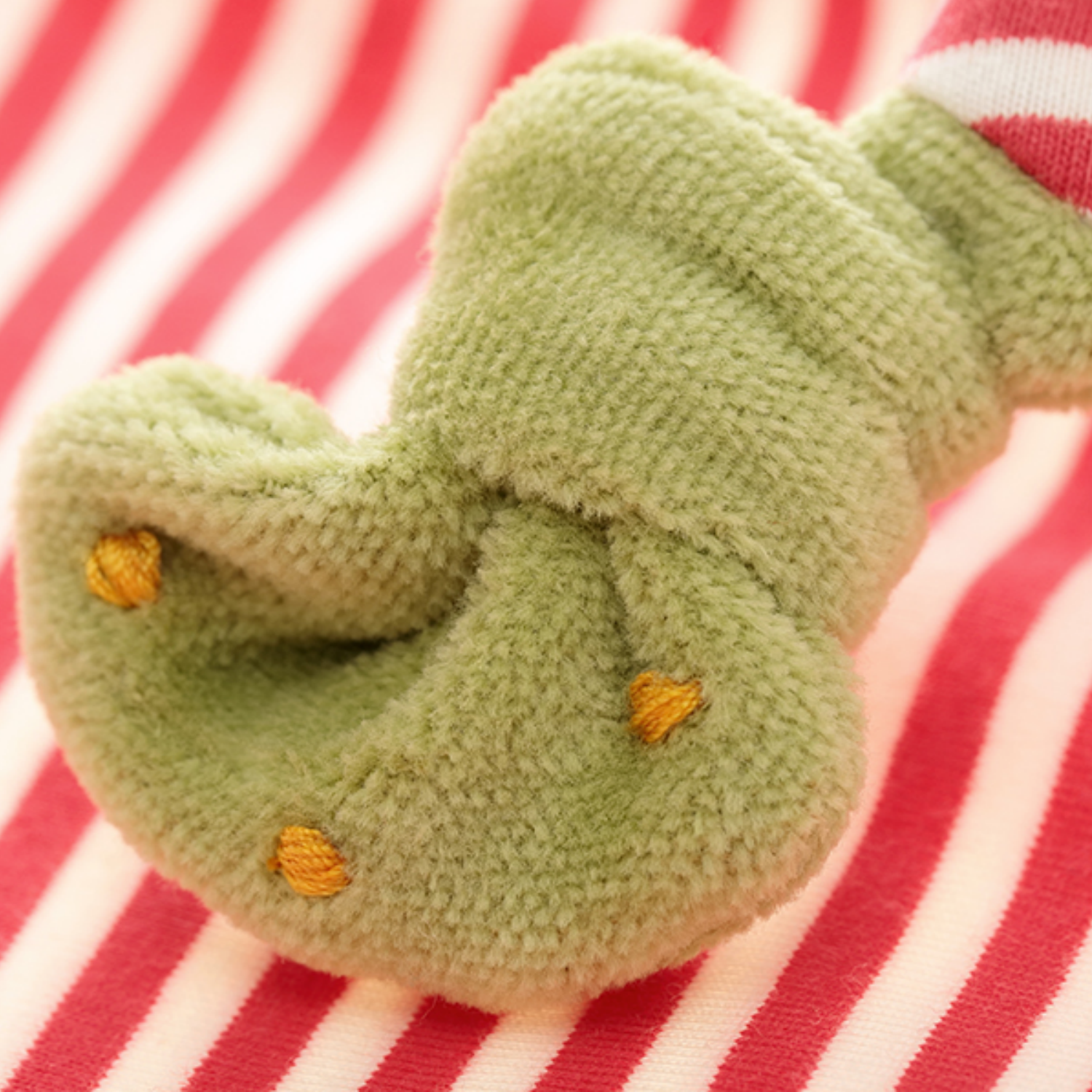 Sigikid Organic Frog Comforter | Baby’s First Toy | Closeup | BeoVERDE.ie