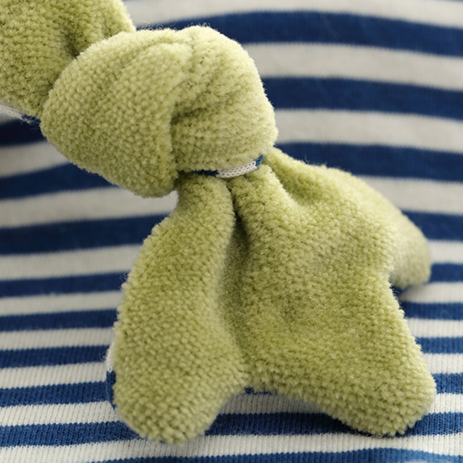 Sigikid Organic Frog Comforter | Baby’s First Toy | Closeup 2 | BeoVERDE.ie