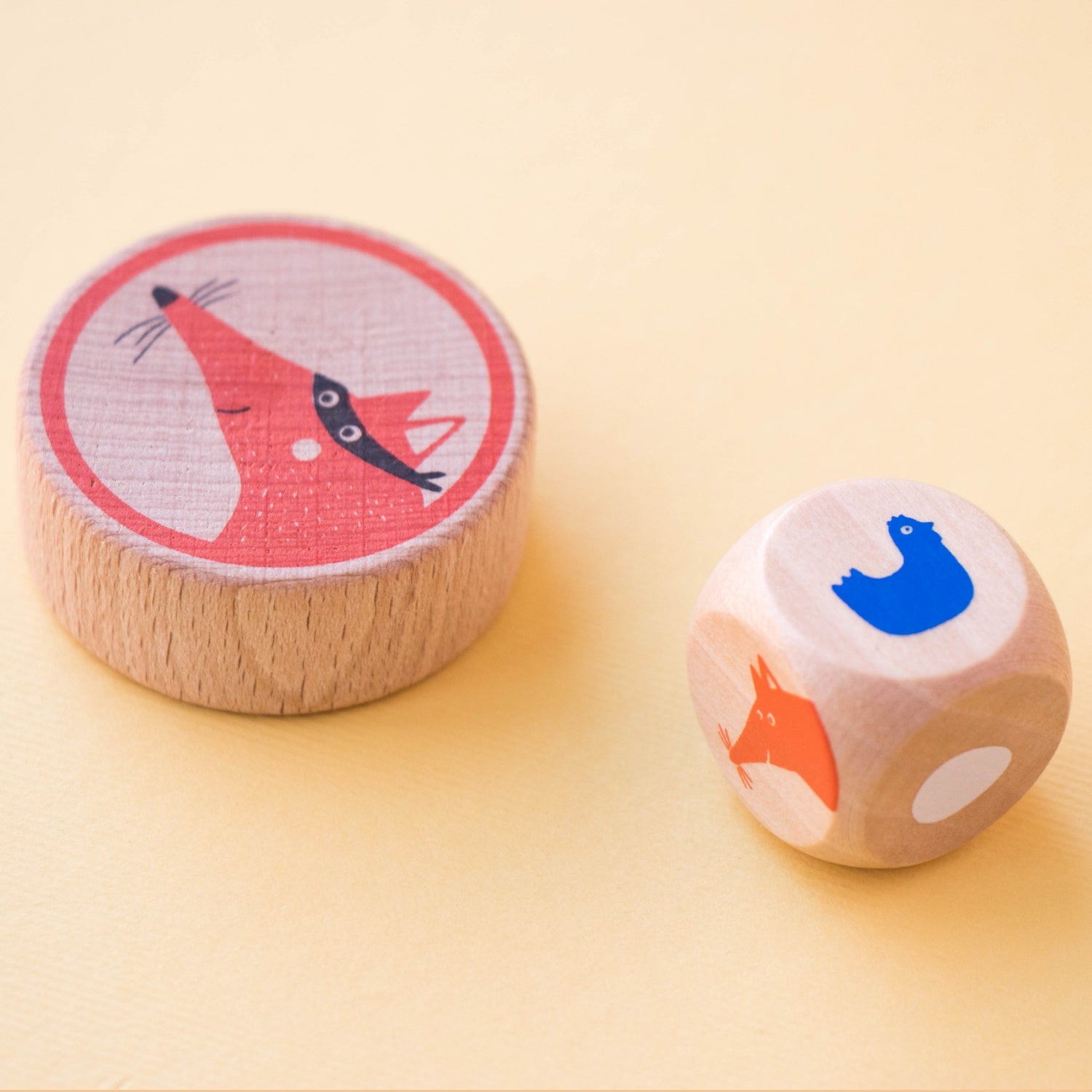 Londji CLUCK, CLUCK! THE FOX! Board Game | Board Game for Kids, Adults & the Whole Family | Close-up: Wooden Dice | BeoVERDE.ie