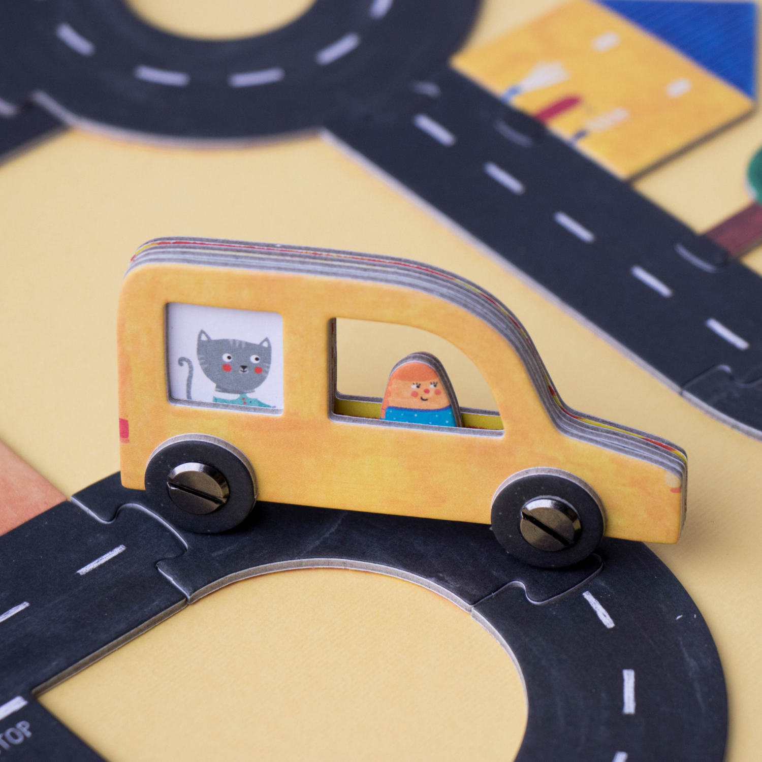 Londji ROADS Board Game | Board Game for Kids and the Whole Family | Close-up: Yellow Car | BeoVERDE.ie