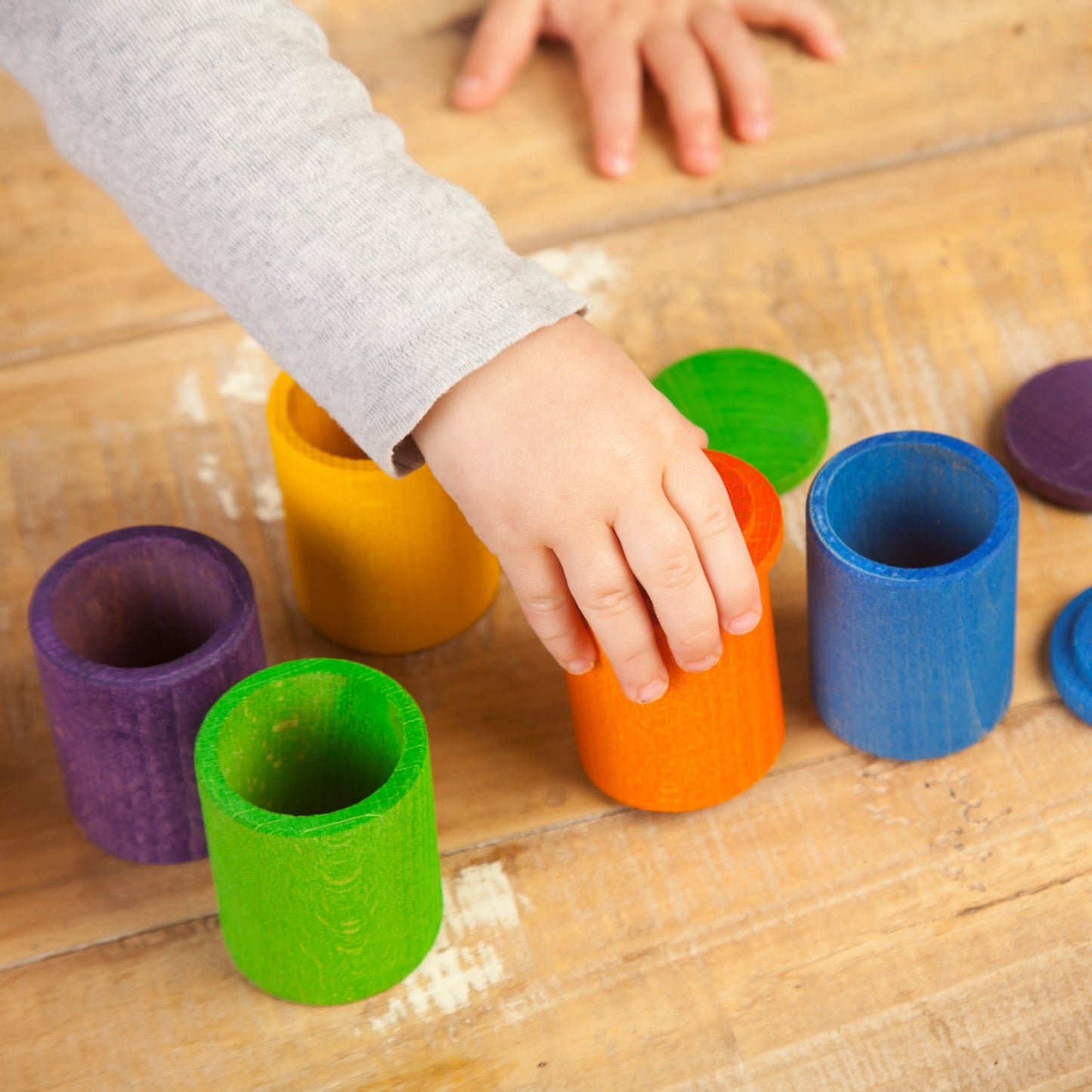 Grapat 6 Coloured Cups With Lids | Wooden Toys for Kids | Open-Ended Play Set | Lifestyle: Close-Up | BeoVERDE.ie